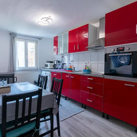 Nette Altbauwohnung In Biebrich Apartment Wiesbaden